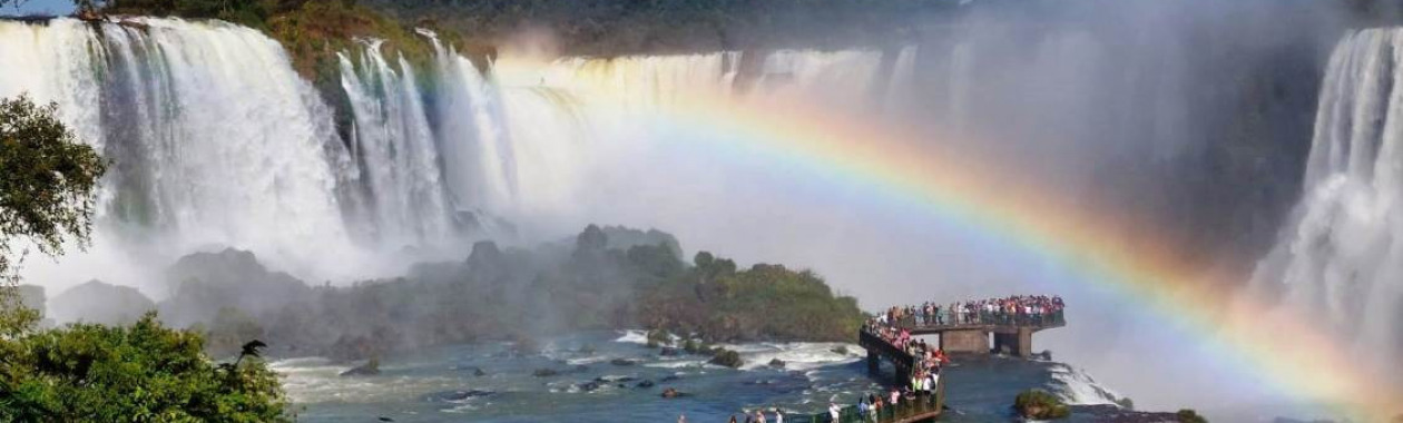 Cataratas do Iguaçu (Brasil, Argentina). Vista panorámica de la Cascada de la Garganta del Diablo